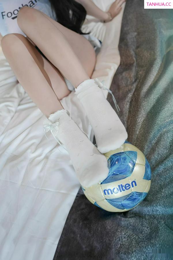   [XiuRen]高清写真图 2025.07.31 No.10606 软情 足球队服第35张图片